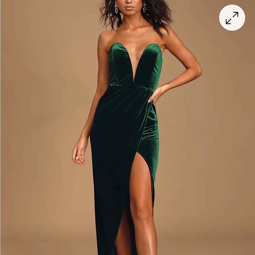 Lulu's Strapless Green Velvet Dress